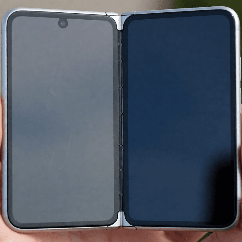 蘋果首款摺疊機iPhone Duo開賣一週　疑結構瑕疵同位置爆裂痕