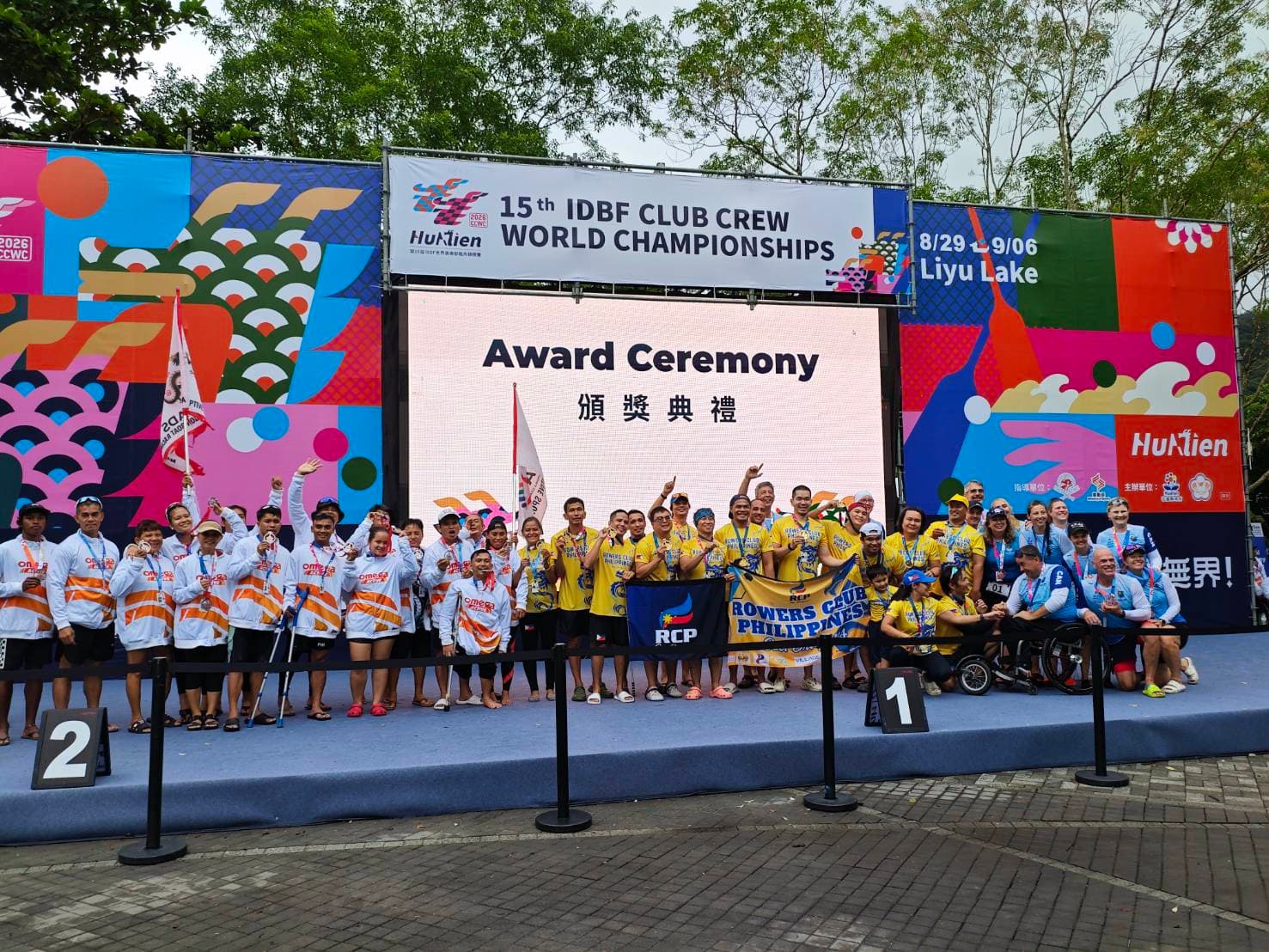 頒獎典禮,1號位置為菲律賓 Rowers Club Philippines 隊伍